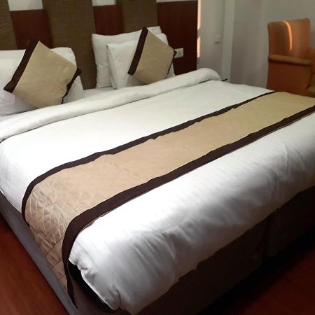 Airport Hotel Golden Bliss Near Delhi Airport Нью-Делі Екстер'єр фото