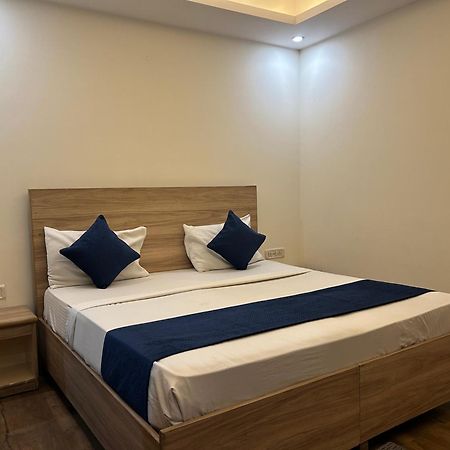Airport Hotel Golden Bliss Near Delhi Airport Нью-Делі Екстер'єр фото