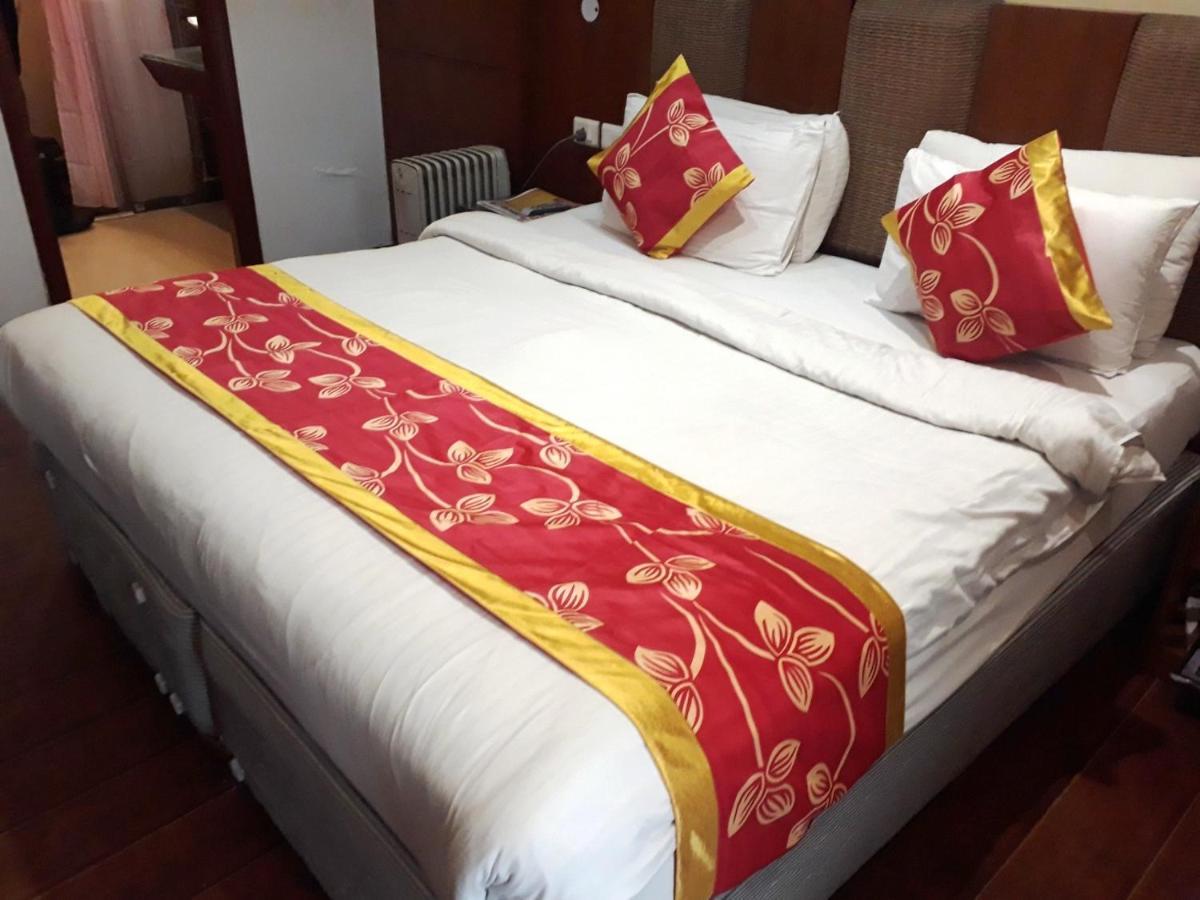 Airport Hotel Golden Bliss Near Delhi Airport Нью-Делі Екстер'єр фото