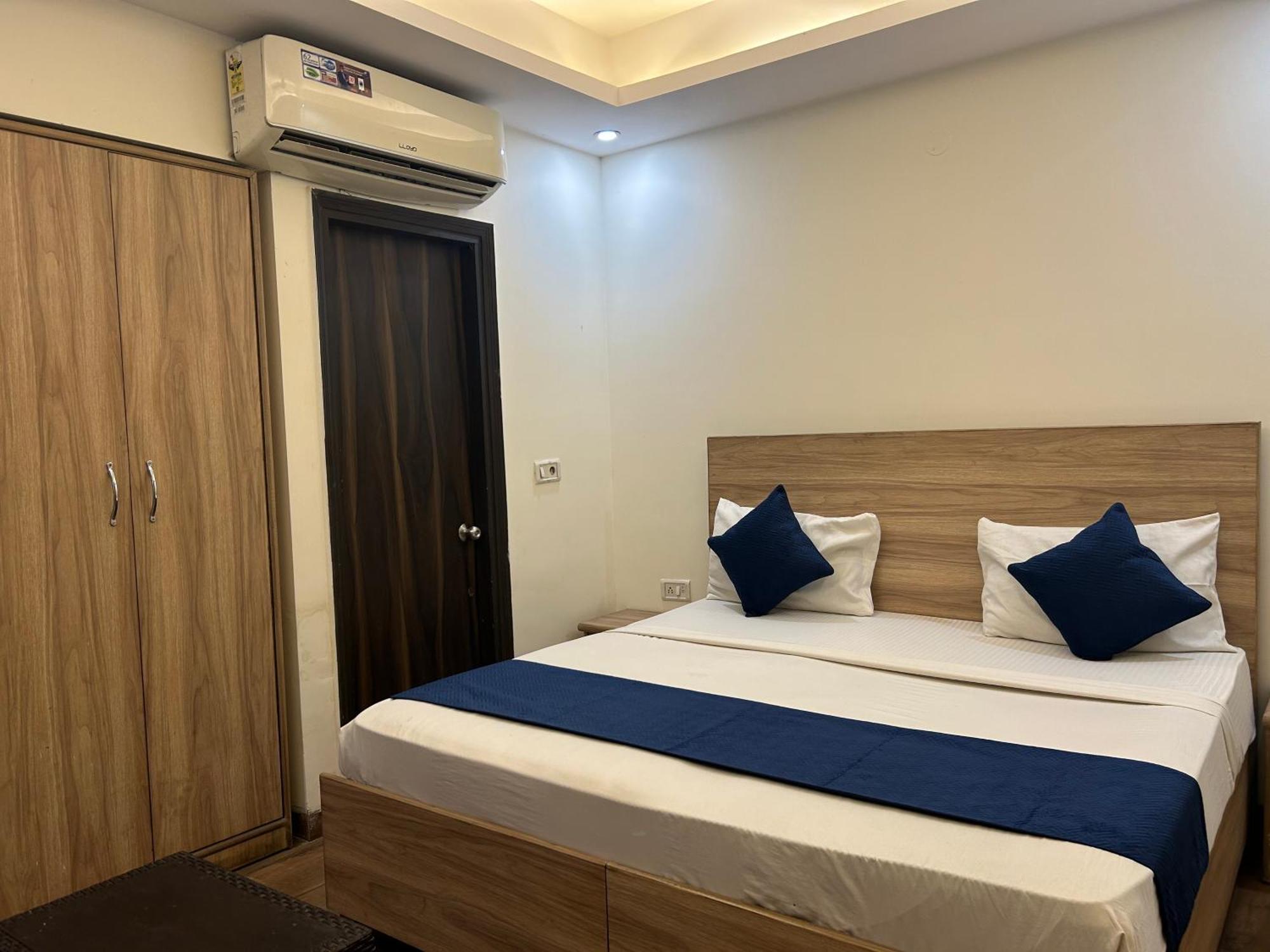 Airport Hotel Golden Bliss Near Delhi Airport Нью-Делі Екстер'єр фото